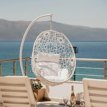 Lungomare Seaview Penthouse - By Eka Luxury Apartament *