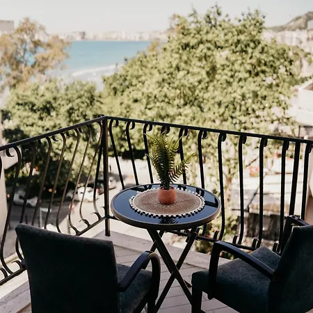 Lungomare Seaview Penthouse - By Eka Luxury Apartament