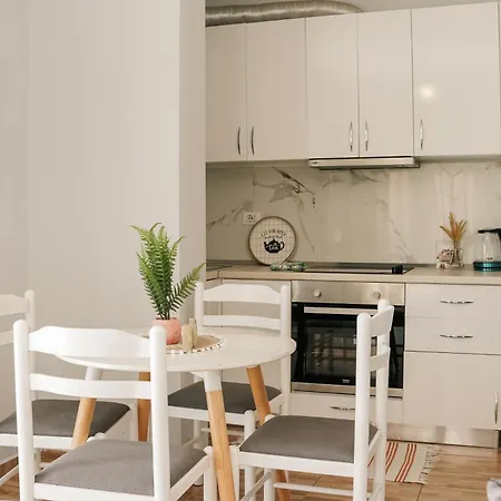 Lungomare Seaview Penthouse - By Eka Luxury Apartament